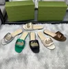2023 새로운 브랜드 디자이너 여름 젤리 샌들 여성 비치 신발 중공 슬리퍼 숙녀 럭셔리 플립 플롭 더블 버클 라이트 Sandalias 야외 슬라이드 g