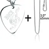 Hanger kettingen kraag de acero inoxidabele titanio para hombres rock gitaar pick paar ketting