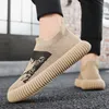 2023 män kvinnor löpskor svart grå khaki vita herrtränare utomhus sneakers storlek 39-44 Color37