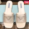 Pantofole firmate scarpe da donna con cristalli Sandali con diapositive in raso con punta quadrata Cristalli argento bianco nero lussuose diapositive estive Sandali quadrati Scarpa da spiaggia EUR 35-40