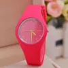 HBP Children Watch Quartz Watches Jelly Wristwatch för Girl Boy Baby Student Sport Transparent plastfärg Tretton