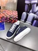 Casual schoenen dames Designer schoenen Reizen lederen veterschoenen mode dame Flat Running Trainers Letters vrouw schoen platform mannen gym sneakers 1004