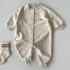 Tulumlar bebek uzun kollu romper pamuk doğumlu gündelik tulum moda mektubu baskı yürümeye başlayan çocuk kıyafetleri gevşek bebek romper 230228