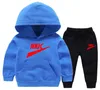 Neue Frühling Herbst Baumwolle Kleidung Sets Jungen Kleidung Outfit Kinder Baby Sport Mit Kapuze Tops Hosen 2 stücke Sets Mode Kinder lässige Trainingsanzüge