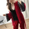 Vêtements de nuit pour femmes Lisacmvpnel 3 pièces velours doré garder au chaud pyjamas dentelle Sexy Robe chemise de nuit pantalon Long ensemble pyjama pour femmes 230227