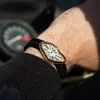 腕時計男性女性サファイアクリスタルクォーツ時計オリジナルシュルレアリスムアートデザイン腕時計防水ステンレス鋼不規則な形状 230227