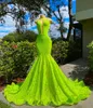 2023 Green Lace Mermaid African Prom Dresses High Crew Neck Backless Black Girls Long Graduation Dress Plus Size Formella aftonklänningar E0228