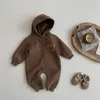 Компания 0-24 месяцев теплые зимние детские детские одежды с длинным рукавом, рожденные боди, девочки, медведь милая капюшона, наряд для комбинезона 230228