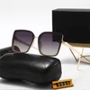 Coola solglasögon guldtrådglasögon lyxiga solglasögon designer bokstav kvinnors skyddsglasögon 12x18 ram fabrik direkt 3028 med låda
