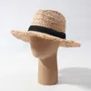 Chapéus de aba larga Mulheres Raffia Sun Hats Novos em chapéus de praia Fedora Hat Hat Outdoor British Top Straw Hats Ladies Panamá visor G230227