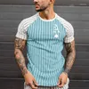 T-shirt da uomo 2023 T-shirt da uomo a righe verticali Bandiera Stampa 3D Girocollo estivo Casual Oversize Muscle Streetwear Abbigliamento Tshirt Uomo