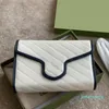 Cüzdan çantalar tasarımcılar çanta omuz crossbody zincir flep torbası eğik dimi çift harfler patchwork messenger zarfı kadınlar 241t 03