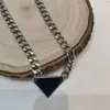 Hänge halsband emaljerade designers halsband brev lyxiga tillbehör smycken män trianglar flickor länk kedja trendiga lyxhalsband vintage zb011 f4