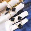 Designer Bracelet Luxury 4 Four Leaf Clover Charm Elegant Fashion 18K Gold Agate Shell Mother of Pearl Couple Holiday Special counter