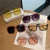 Occhiali da sole 2023 Vintage Fashion For Women Metal Square Frame Luxury Shades Occhiali da sole rosa Pograph Eyewear UV400