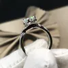 Cluster Rings Bague en argent sterling 6,5 mm 8 mm 9 mm Moissanite Diamond Round Cut 1ct 2ct 3ct EF Anniversaire Cadeau de mariage pour GirlfriendCluster