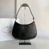 Kvällspåsar läder äkta magnet cleo mode kapabla och retro underarm axelväska kvinnor mens lyxdesigner tote clutch metal beslag crossbody t230228