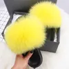 Pantofole Summer Fur Fluffy Cute Plush Ladies Infradito Luxury Charming Home Outdoor Antiscivolo Sandali piatti resistenti all'usura Y2302