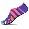 Terlik Yaz Unisex Su Ayakkabıları Erkekler Aqua Plajı Çorap Ayakkabı Yüzme Ayakkabı Kadınları Çizgili Renkli Nehir Deniz Dalış Spor Ayakkabı Zapatos Hombre Y2302