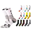 Herrstrumpor Herrens fotbollsstrumpor Comfor Sport Men Socks Striped Midcalf korta strumpor som andas mjuk absorberar svett som kör professionell Z0227