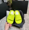 Новые 23ss Designer Slippers Мужчина Женщина слайдер пена бегуна модная скользящая скользкая охерская костяная смола Обувь Blue Sandals