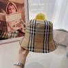 Cappello a secchiello di design di lusso per uomo e donna cappello a secchiello classico stile a strisce parasole da viaggio per esterni festa sociale applicabile218l