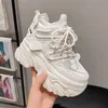 Klänningsko vinter varm chunky sneakers tjock botten kvinnlig casual läder pappa sko snörning upp 8 cm hög plattform vulkaniserad kvinna 230227