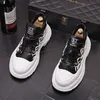 2023 Luxury Royal Style Men Aigne Chaussures Materifiés Mélanges épaisses Haulten des mots de créateurs Laceurs à lacets Sapato décontracté masculino