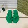مصمم الأزياء السيدات Flip Flops Simple Youth Slippers أحذية Moccasin مناسبة لفناد الربيع والفنادق الشواطئ أماكن أخرى الحجم 35-42