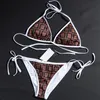 Costume da bagno sexy bikini alla moda feste in piscina Costumi da bagno donna Designer costume da bagno rosso netto Yacht party crop bikini set284S