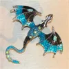 Épingles Broches Hommes Émail Dragon Sein 6 Couleurs Eau Diamant Flying Animal Broche De Mode avec Zircon Incrusté Bijoux Accessoires G230529