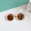 2023 Enfants Personnalité Classique En Plein Air Protection Solaire Lunettes De Soleil Garçons Filles Couleurs Protéger Les Yeux Bébé UV400 Lunettes De Soleil Enfants