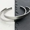 Bangle Pyc 21SS Inverterat Letter Armband Titanium Steel Smooth Frosted Logo Open Par Personliga mångsidiga tillbehör