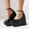 2024 Haruku platformu iki parçalı yaz sandaletleri dişi 14cm kama yüksek topuklu parti punk siyah beyaz ayakkabılar kadınlar için drop 90