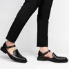 Neue schwarze Herren-Sommer-Sandalen aus Pu-Leder mit Schnallenriemen für Herren mit kostenlosem Versand. Business-Formelle Schuhe für Herren