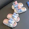 Sandals pour enfants pour garçons girlons pantoufles Bowknot Slippers mignons Cartoon Rabbit Home Slippers non glipt Lin de lin mou, des ganters de gants d'enfants 230601