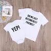 Familjsmatchande kläder Har vi bara blivit vänner Set Friend Shirts Sybbling Twin Brother and Sister Tshirt Graviditetsmeddelande 230601