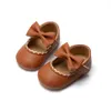 Sapatos casuais para bebês Laço infantil Laço antiderrapante Borracha macia Sola plana PU First Walker Decoração com laço para recém-nascido Mary Janes