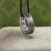 70% korting op designer sieraden armband ketting vierkant met Arabisch gegraveerd patroon voor mannelijke vrouwelijke koppels in geweven holle ring
