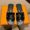 Med Box Beach Sandals Classic äkta läder tofflor glider kvinnor platt glid flip flops krokodil hud sandal kvinnor skor mode tofflare