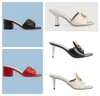 Sandales de marque pour femmes pantoufles de designer avec sandales de plage antidérapantes en cuir pour dames boîte d'été