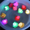 LED -vattenavkänning Luminescens Duck float blinkar Little Duck Baby Bathing Play Water Duck Wholesale