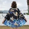 Etniska kläder harajuku japansk stil mode kimono kvinnor 2023 vita svarta män kvinnlig cardigan blus haori asiatiska samurai kläder skjorta