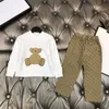 キッドデザイナーセットベビーセット2ピックキッズクッサーズ幼児Tシャツ衣類男の子の女の子トラックスーツ半袖スーツホットラグジュアリーサマーシャツ2023