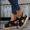 Sandales 2023 Nouvelle couleur étincelante or argent femmes sandales compensées décontractées ligne boucle bout ouvert femmes grande taille sandales compensées d'été J230601