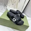 Ny ankomst designer gummi tofflor män kvinnor flip flops sommar sandal strand platt plattform glidbrev mönster hem mode skor randig toffel slumpmässig gåva 05