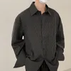 Camicie casual da uomo 2023 Camicia a maniche lunghe a righe primaverili per uomo Stilista gessato abbottonatura risvolto Abiti coreani maturi