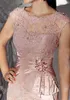 2023 Blush Pink Pery Lace Mother of the Bride Sukienki Kolan Kościa z koralika szyjka dekolt Krótka czubka formalne suknie wieczorowe
