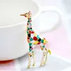 Broschen Klassische Giraffe Brust Damen Accessoires Herren Set Mantel Pins Koreanische Mode Emaille Tier Schmuck Neue Ankunft 2023 G230529