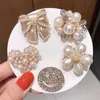 Brooches Pearl Korean Cute Personality Flower Pins Tight Corset Scarf Button Women's Fashion Clothes Brooch Badge G230529